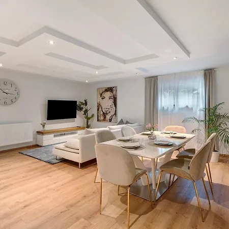 Modern Und Gemuetlich- In アパート