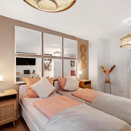 Modern Und Gemuetlich- In アパート *