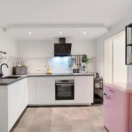 Modern Und Gemuetlich- In Apartment Teningen