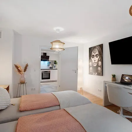 Modern Und Gemuetlich- In Apartment