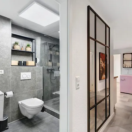 Modern Und Gemuetlich- In Apartment
